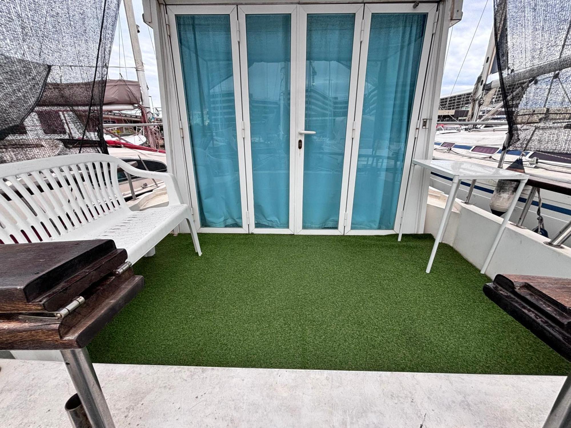 Wonderful Boat For Families And Friends Hotell Sant Adria de Besos Eksteriør bilde