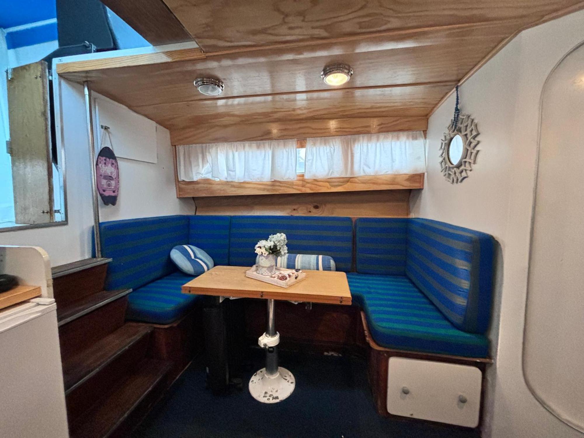 Wonderful Boat For Families And Friends Hotell Sant Adria de Besos Eksteriør bilde