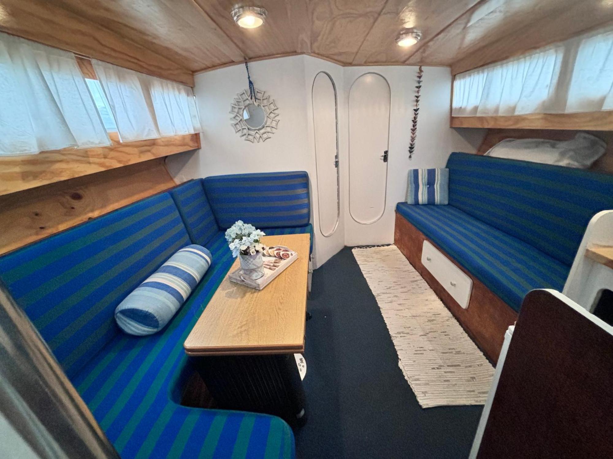 Wonderful Boat For Families And Friends Hotell Sant Adria de Besos Eksteriør bilde